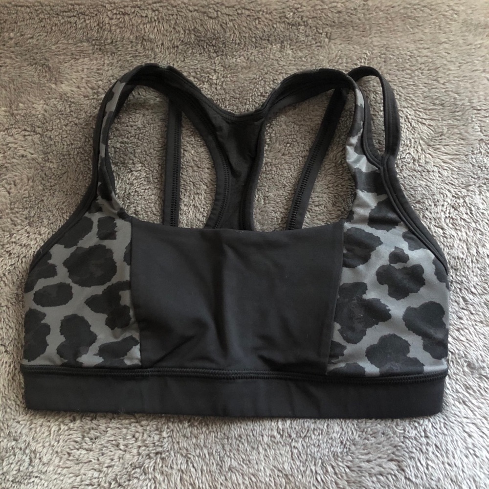 Lululemon sports bra